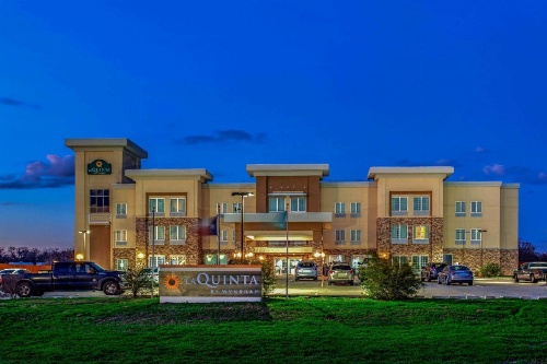 La Quinta Inn & Suites by Wyndham Luling image 27